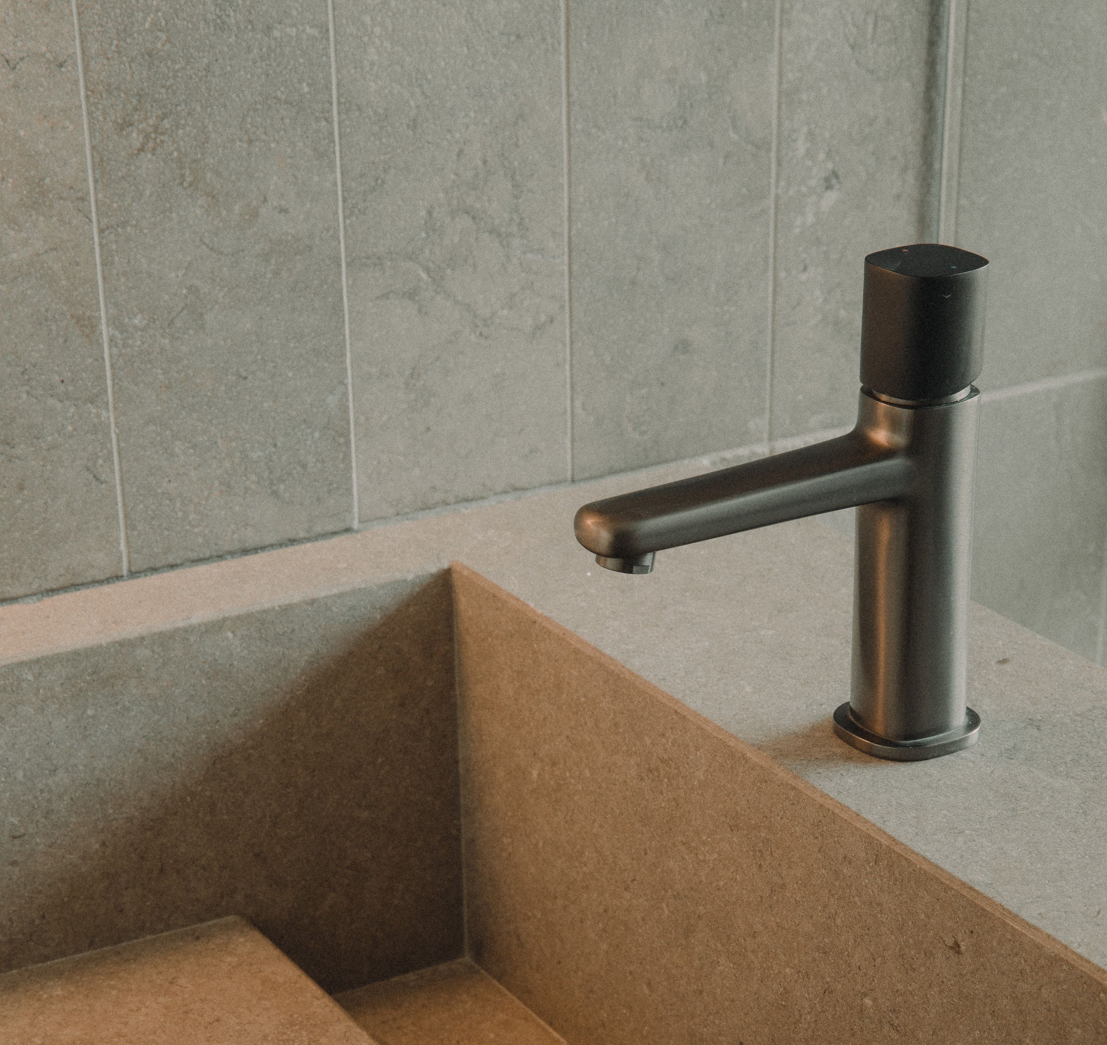 GRIFERÍA LAVAMANOS BAJA