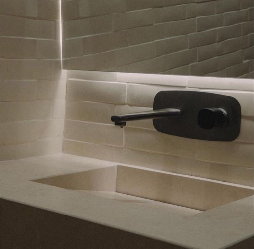 GRIFERÍA LAVAMANOS DE MURO - NUM